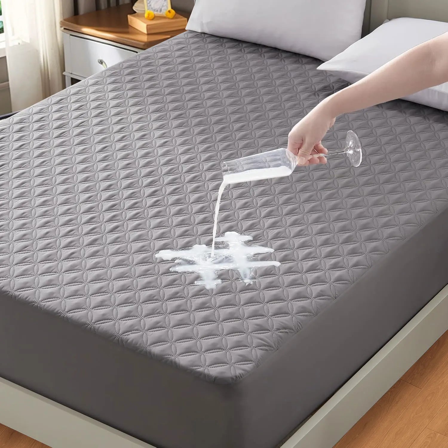 Waterproof Mattress Protector, Noiseless Mattress Pad with Deep Pocket